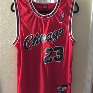 Chicago bulls nike #23 jersey! Authentic